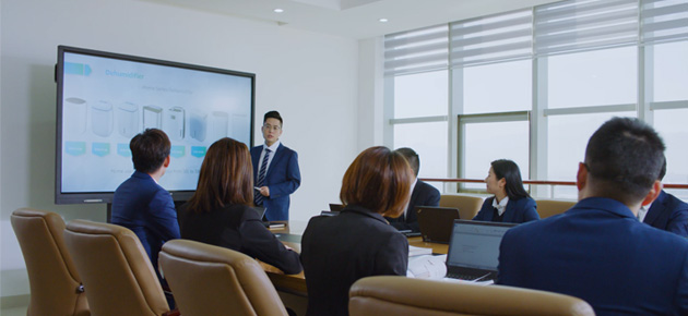 治理方向和专业方向的双通路发展路线